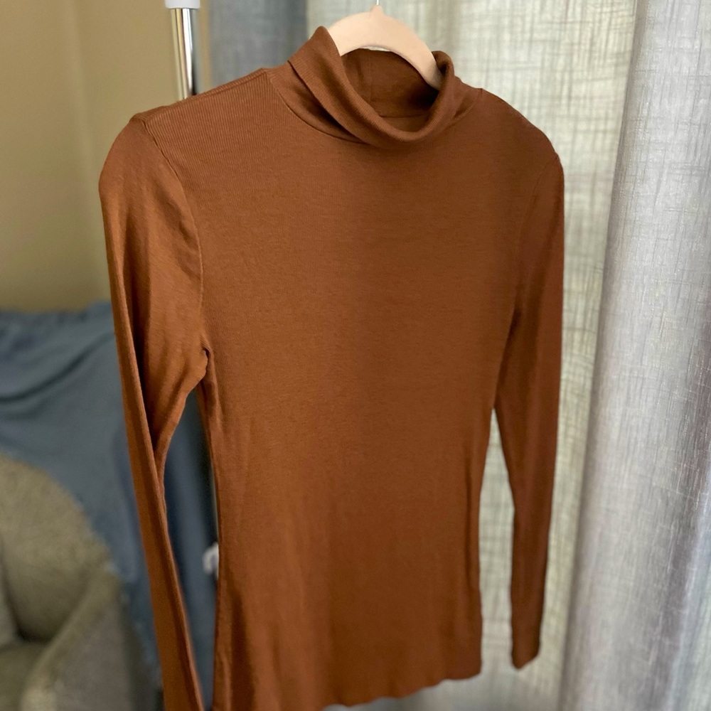 A New Day size S copper/brown ribbed turtleneck lightweight sweater